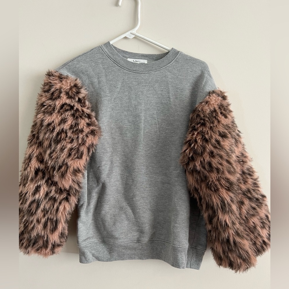 Clu Too sweatshirt, pristine Condition. Size XS